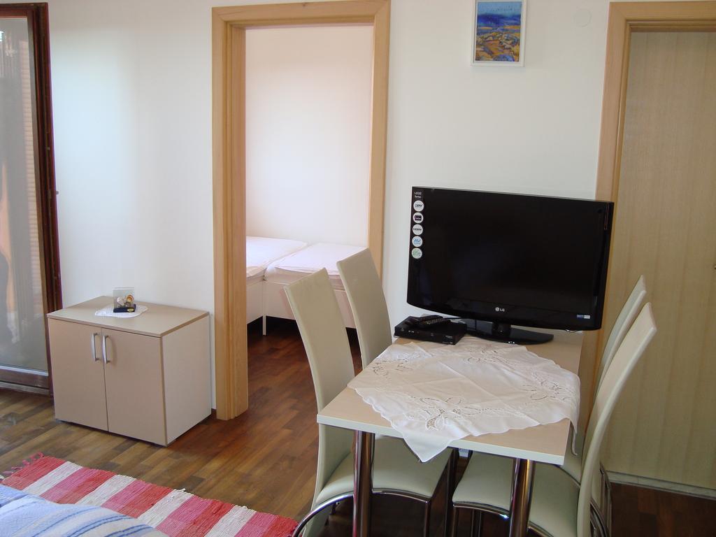 Apartments Josip Пинезичи Экстерьер фото